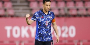 【龙八国际】罗马诺：吉田麻也已抵达德国，今天接受沙尔克体检