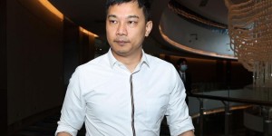 【龙八国际】粤媒：广州城将有较大变数，负责股改的俱乐部董事长黄盛华调离
