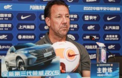 【龙八国际】范加斯特：这场比赛不应该是一场失利 球队需要提高效率