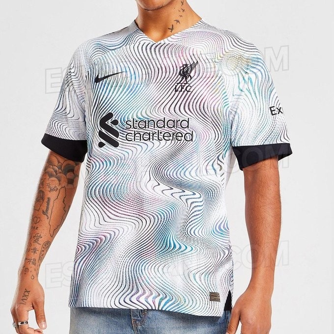 球迷吐槽利物浦客场球衣:耐克出品必属次品,这衣服可以催眠对手