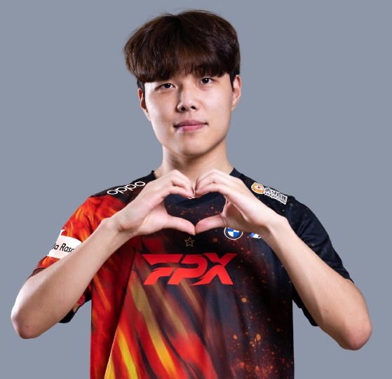 你就是FPX缺的那团火?!Summit加入 FPX直接浴火重生拿下二连胜