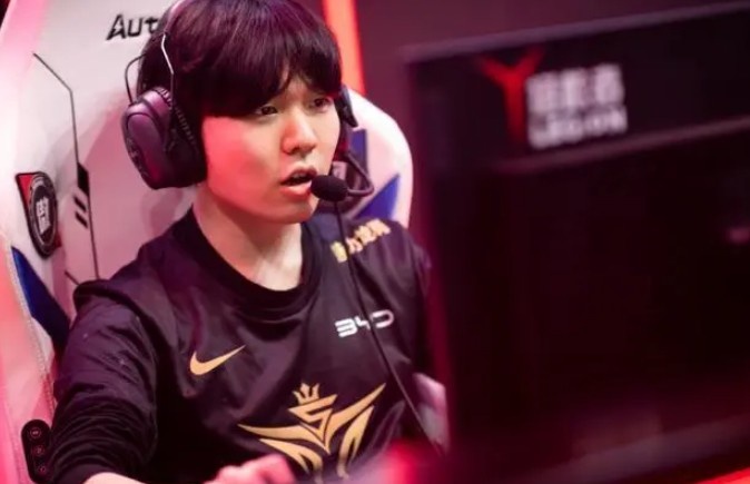 真主回归:Rookie化身支援之神联动三路