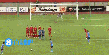 带球入场!相马勇纪任意球圆月弯刀,日本开场1分半1-0中国香港