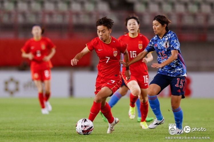 中国女足0:0战平日本队 获得东亚杯亚军
