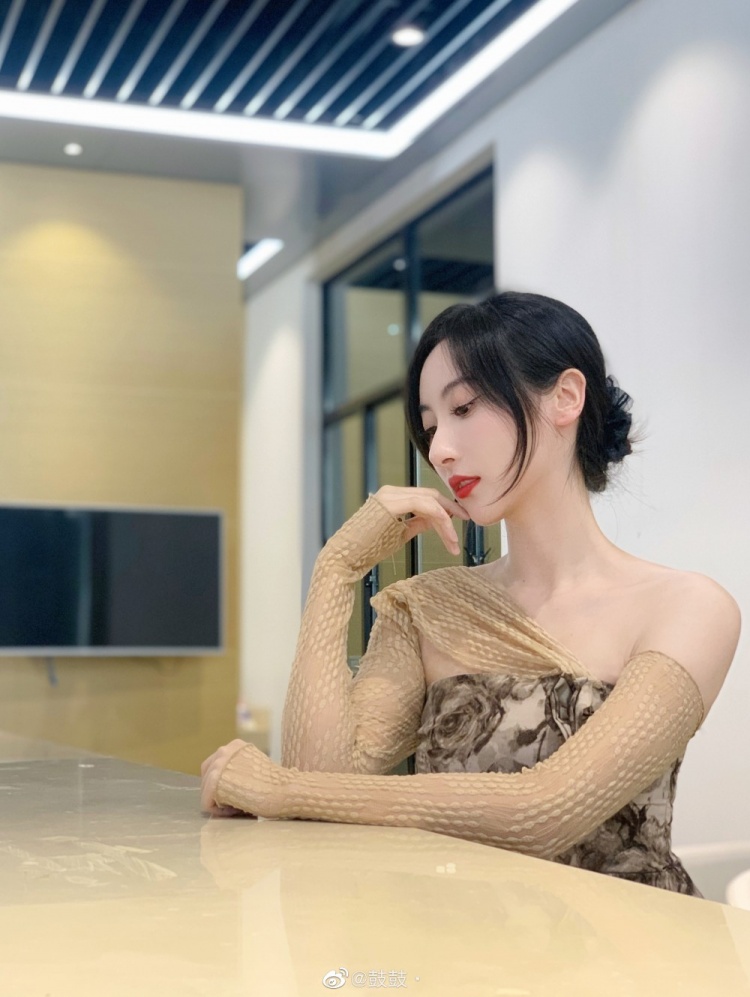 解说鼓鼓:感谢家人米赛前科普,我吃饱席回来了
