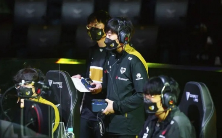 GEN监督Score:选手们状态极佳 团队配合也在变好 有信心赢下T1