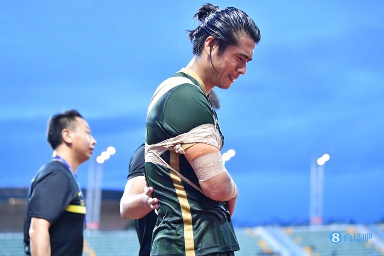 伤情公告:张玉宁右肩关节复发性脱位,右肩关节盂唇损伤