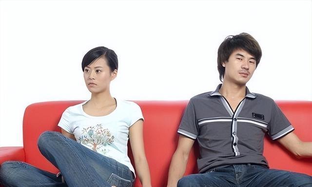 一对出轨男女聊天记录漏出,网友:反映出现实的残酷