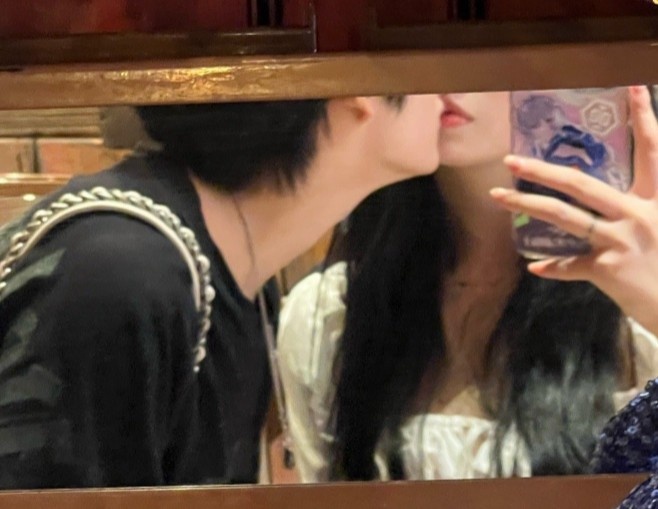 官宣拉!乐言赢下比赛后直接找女友 深夜秀恩爱晒出与女友亲吻照