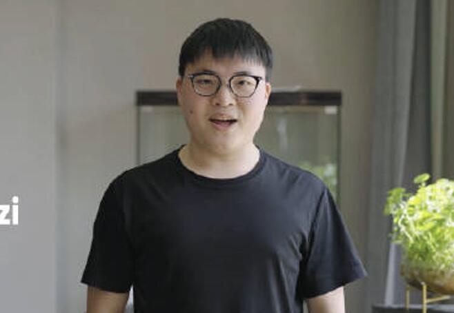 Uzi:这一波你们只看到Yagao四杀,但没看到Hope有多关键