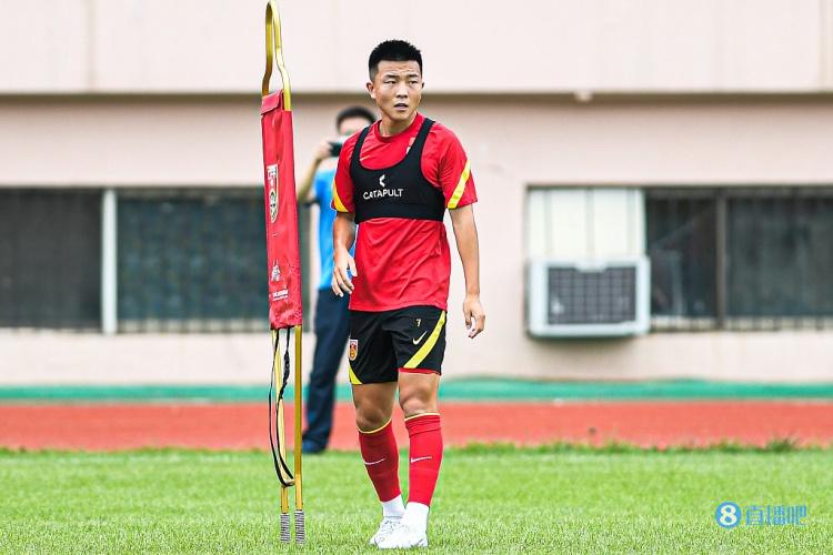 北青:陶强龙等4名入选U21国足赴欧拉练的球员,行程铁定推延