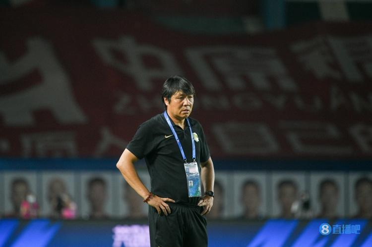 津媒:谢峰选择离开国安,其实是为俱乐部的工作失误买单