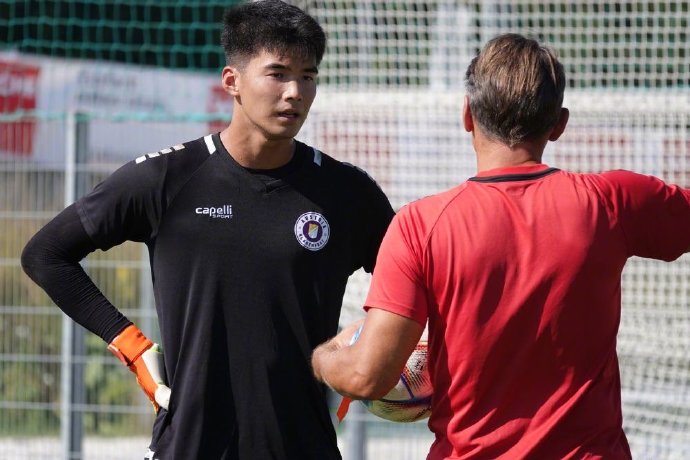 连续首发!刘邵子洋打满全场 克拉根福二队客场0-1惜败