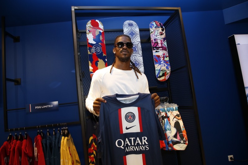 ?⚽️梦幻联动!大巴黎欢迎NBA球星巴特勒造访香榭丽舍商店
