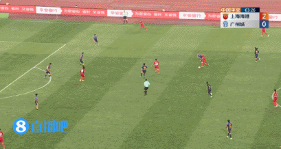 处子球再等等!巴尔加斯凌空抽射破门,VAR介入判定越位在先