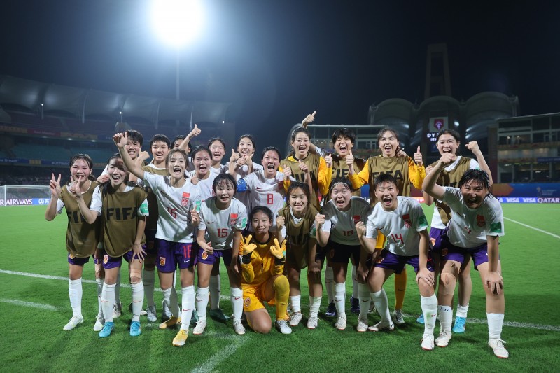 【足坛图志】又美又飒!取首胜,U17铿锵小玫瑰们的赛场照?⚽