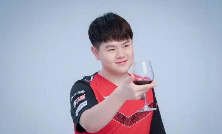 Zoom看JDG轻取RGE:kan宝的男枪领先一倍的刀 简直是降维打击