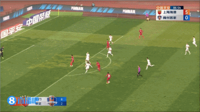 遍地开花!U23小将刘柏杨替补上场连入两球,场边武磊鼓掌庆贺