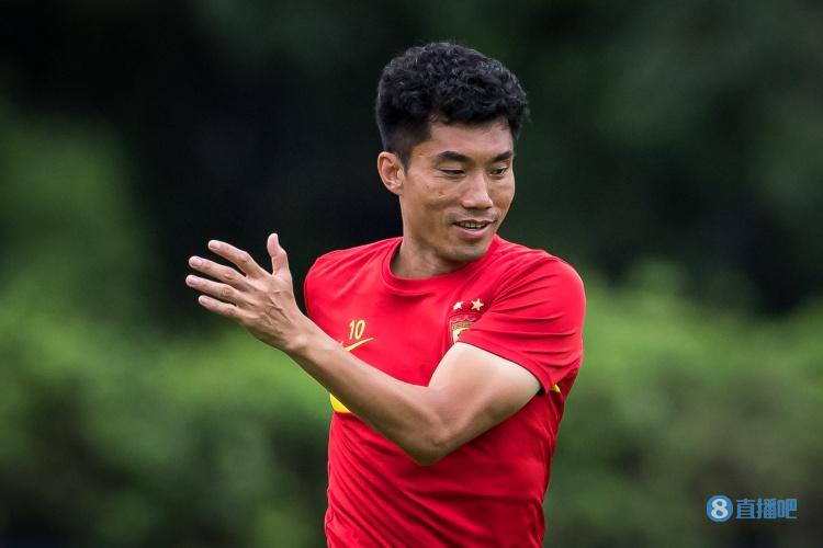粤媒:只有主帅郑智亲自登场,或许才能带领广州队走出困境