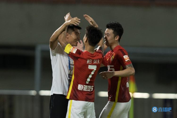 粤媒:广州队客战亚泰想取分不容易,做好防守依然是战略首选