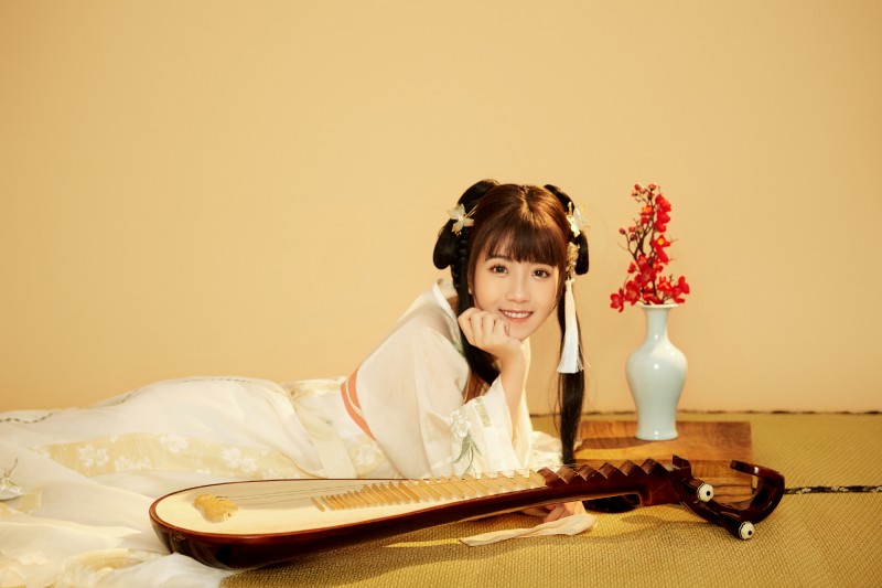 LPL女解说mage晒照:新年快乐~