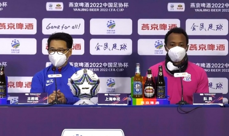 吴金贵:我们又有球员发烧明天比赛很困难,全力以赴少输球