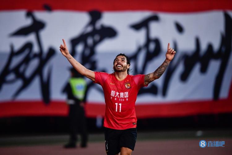 ?不差钱??为归化高拉特砸1亿签字费+4亿合同=国足0出场!