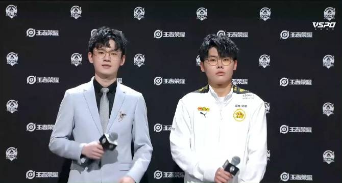 北京WB赛后采访:莱西奥对线比较难打鲁班七号和狄仁杰