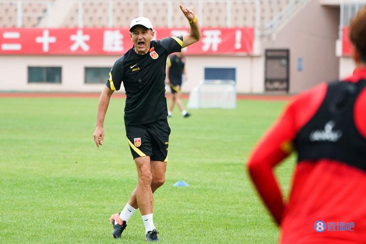 亚运男足热身赛1-1战平中甲升班马丹东腾跃,刘祝润破门