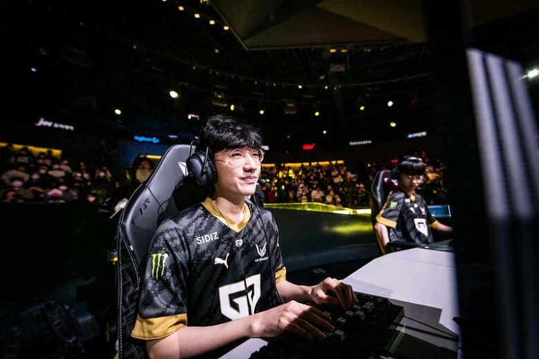 Peanut:T1的团队凝聚力很好,但我们也是强队