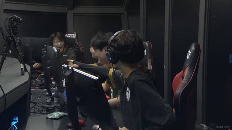 ?PGS败者组：决赛圈中日韩大战！GEN人数优势十六杀大分吃鸡