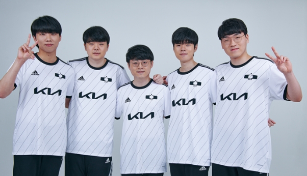 Deft：如果有妹妹要介绍给三叔 因为他关心的事太少了