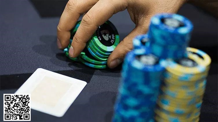 【EV扑克】牌局分析:对手在河牌下重注,你会认怂弃牌吗?