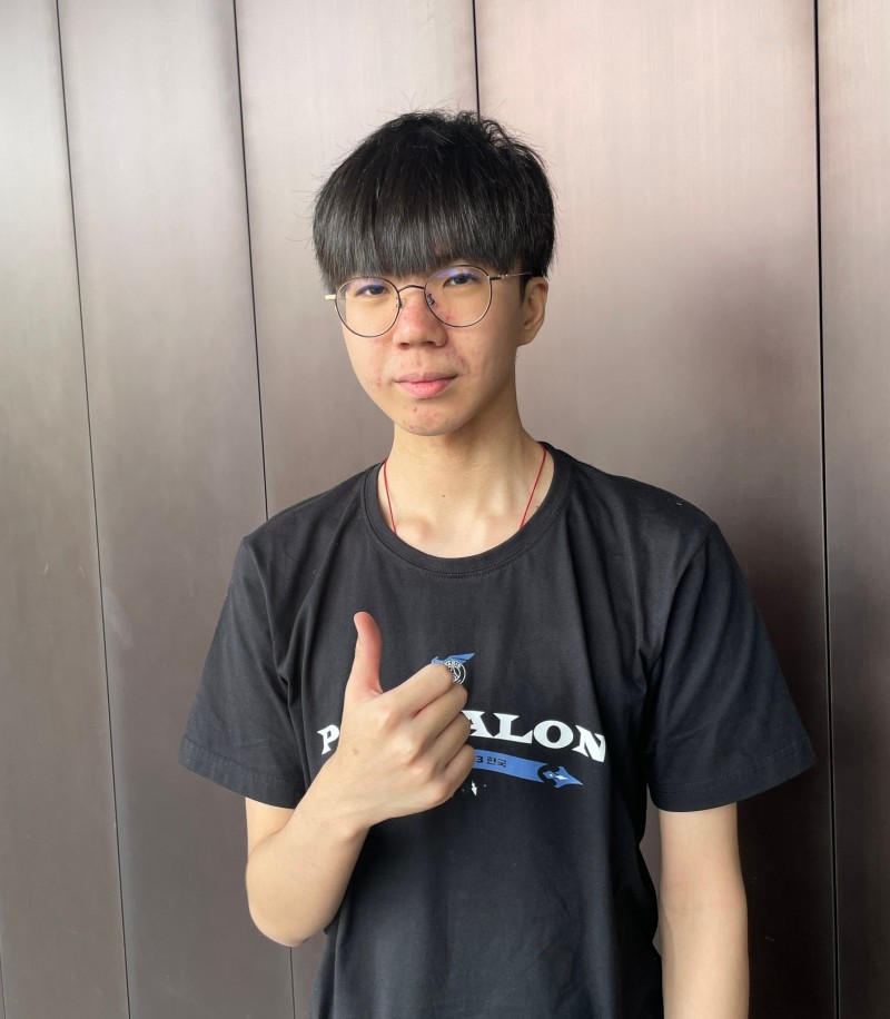 韩媒记者Kenzi分享Junjia接受采访近照,PSG将和R7开启S13第一战