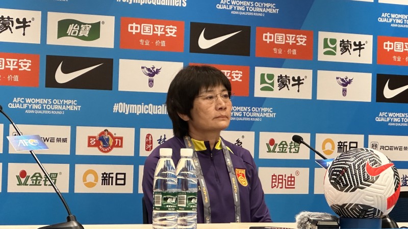 龙八国际记者提问!水庆霞:上半场心态太着急 太想用力导致动作变形