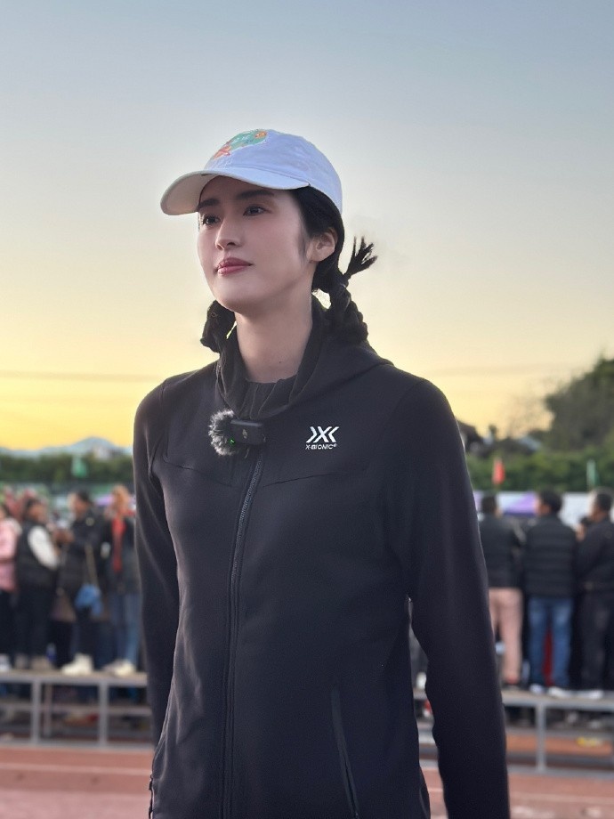 赵丽娜晒现场观看村超照片:因为纯粹与热爱,所以精彩