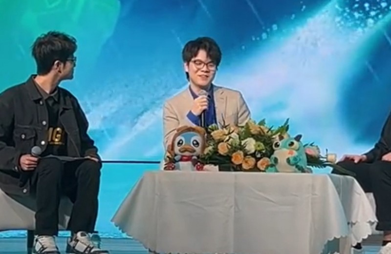 云顶之弈表演赛采访 柯洁:如果说我云顶菜我会真的急,因为是真的菜