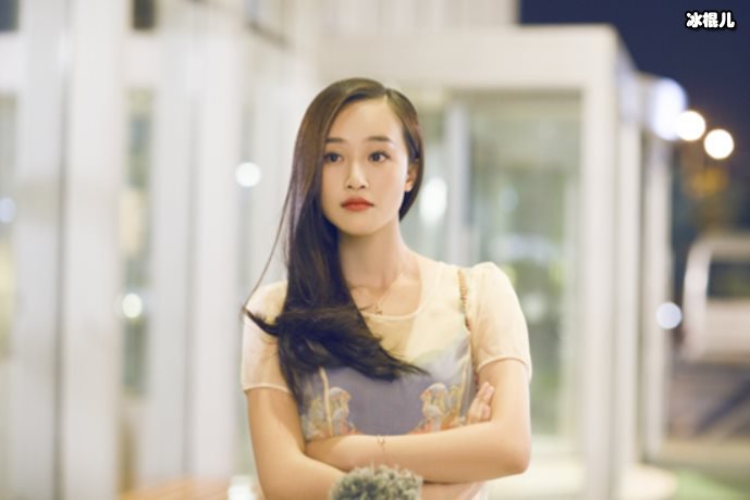 蓝盈莹野心有多大,多次耍心机登上热搜旧照曝光撞脸李宇春