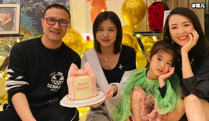 章子怡晒女儿骑马视频,被问屁屁疼不疼醒宝居然卖起了关子