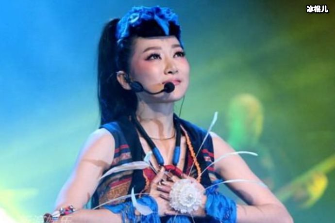萨顶顶卸妆后堪称“整容”,网友:保持这种形象早就火了