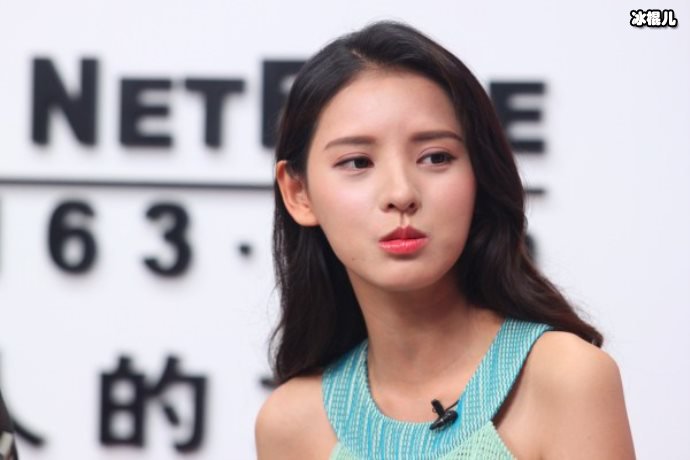 张予曦拍橙子照片,只为内涵赵露思?