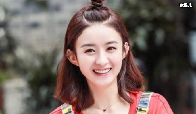 赵丽颖出席时尚活动,礼服性感与“星光大赏”主题呼应