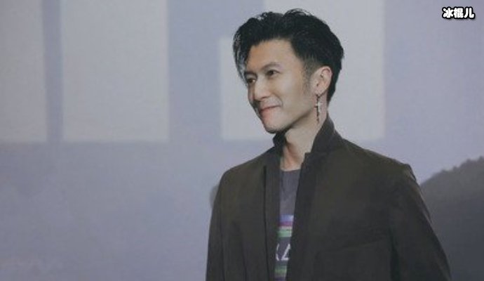 谢霆锋继父生日生父谢贤也参加,狄波拉为何缺席?