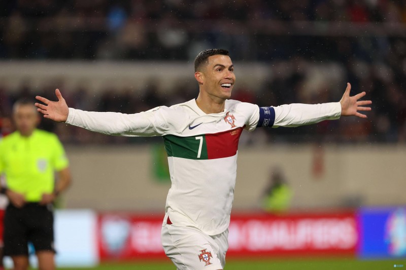 B费:C罗的成就让对手畏惧葡萄牙队,他为新生代球员创造了机会