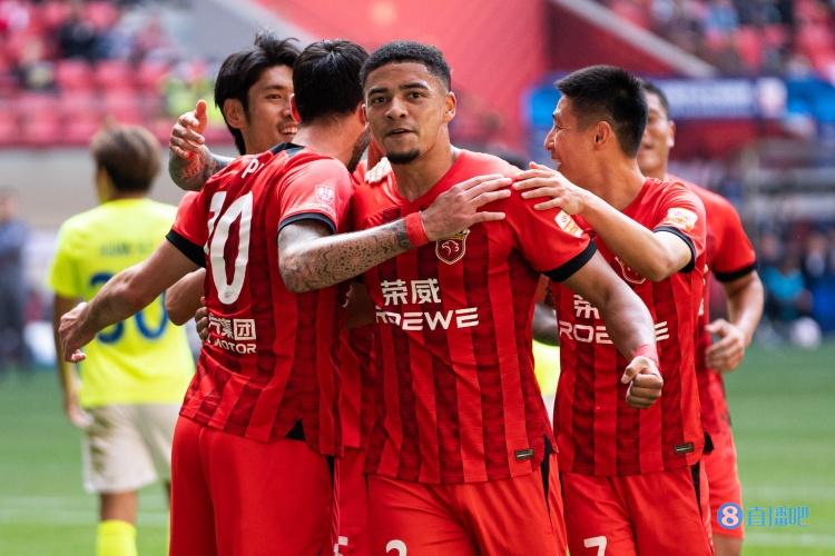 实力退步且不断犯错 海港最终夺冠需谢天谢地谢人