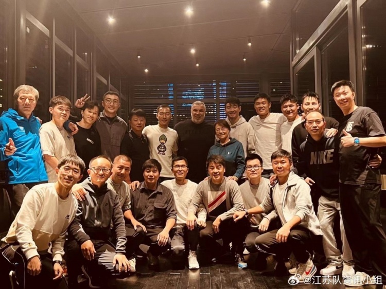 奥拉罗尤返回南京,吴曦、吉翔等弟子前来与恩师相聚