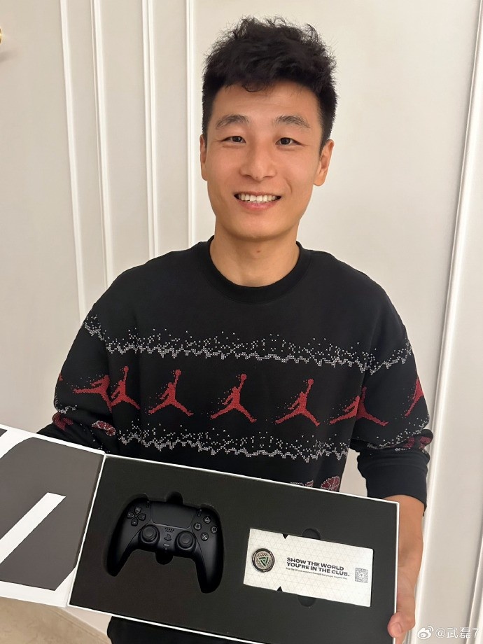 也是EAFC24老粉?武磊晒照:来一把?