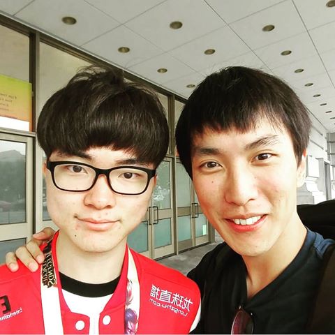 Doublelift分享与Faker合照:6年前我接触到了神 祝贺Faker和T1