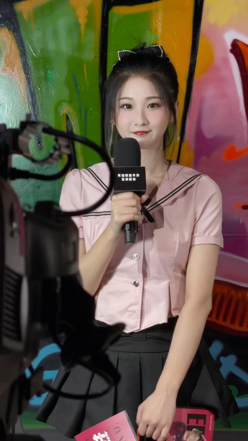 若风妻子戚蓝尹分享照片：好嫩?好Q?好可爱?