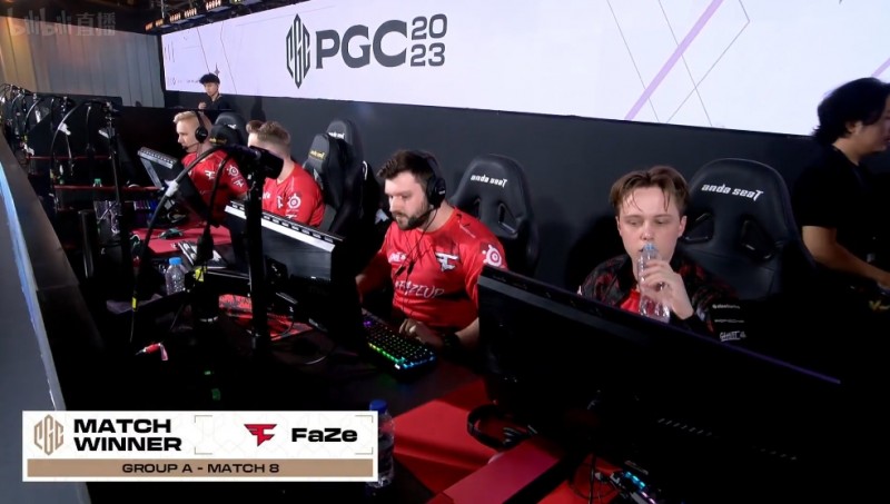 ?PGC小组赛:天霸两局仅1分,FaZe冷静枪法反杀CES成功吃鸡
